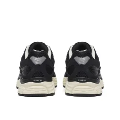 Saucony ProGrid Omni 9 Premium Hot